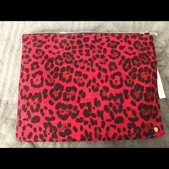 Leopard Print Vegan Leather clutch WITH Dust Bag!! - Picture 5 of 7